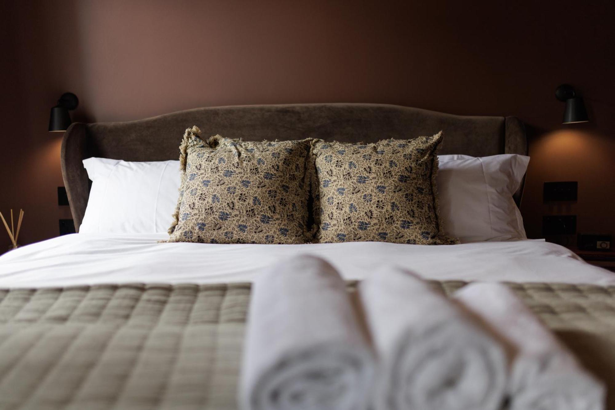 The Silk Rooms, At The Freemasons Inn นัตส์ฟอร์ด ภายนอก รูปภาพ